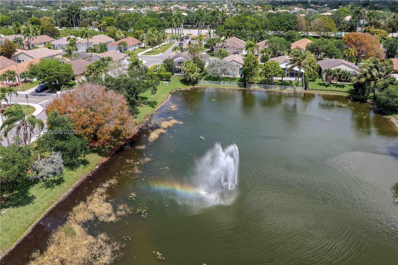 16284 NW 24th St, Pembroke Pines, FL 33028 Photo