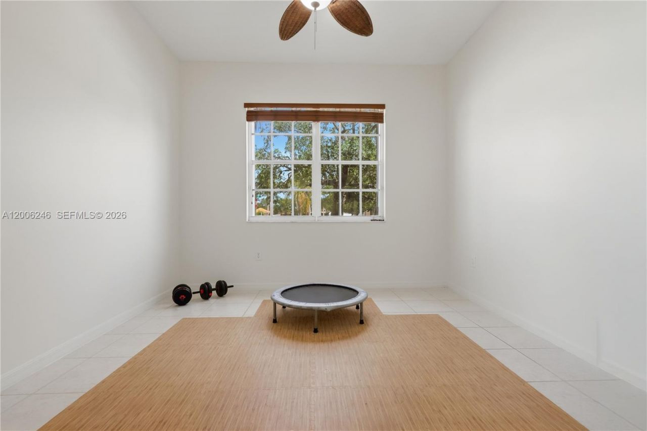 16284 NW 24th St, Pembroke Pines, FL 33028 Photo