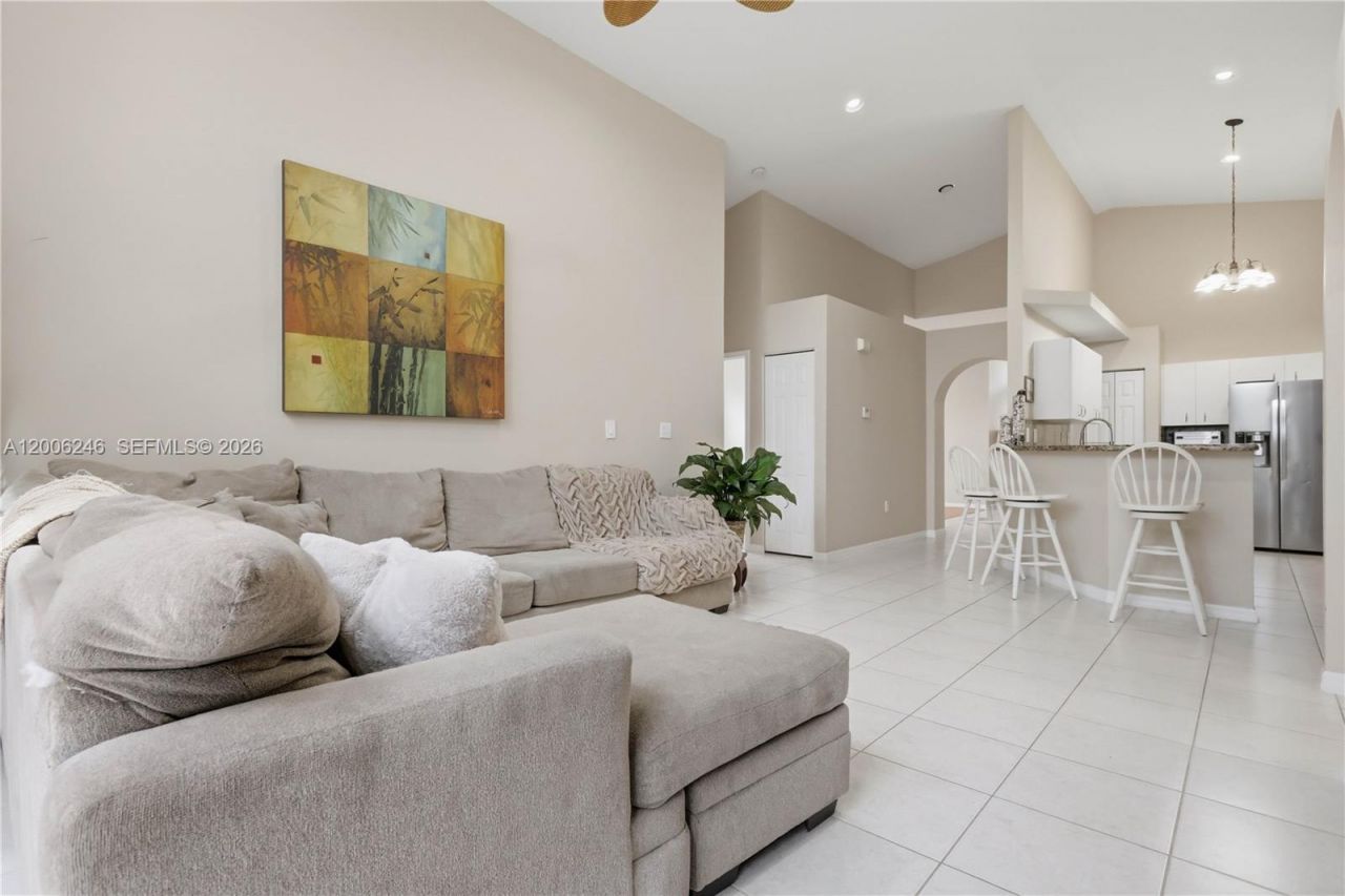 16284 NW 24th St, Pembroke Pines, FL 33028 Photo