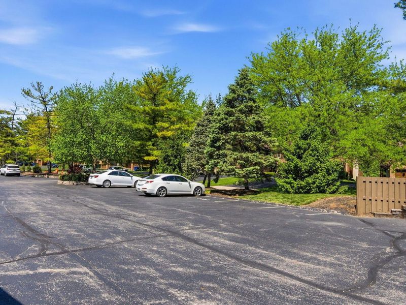 3157 Griggsview Court , Unit 3, Columbus, OH 43221 Photo 4