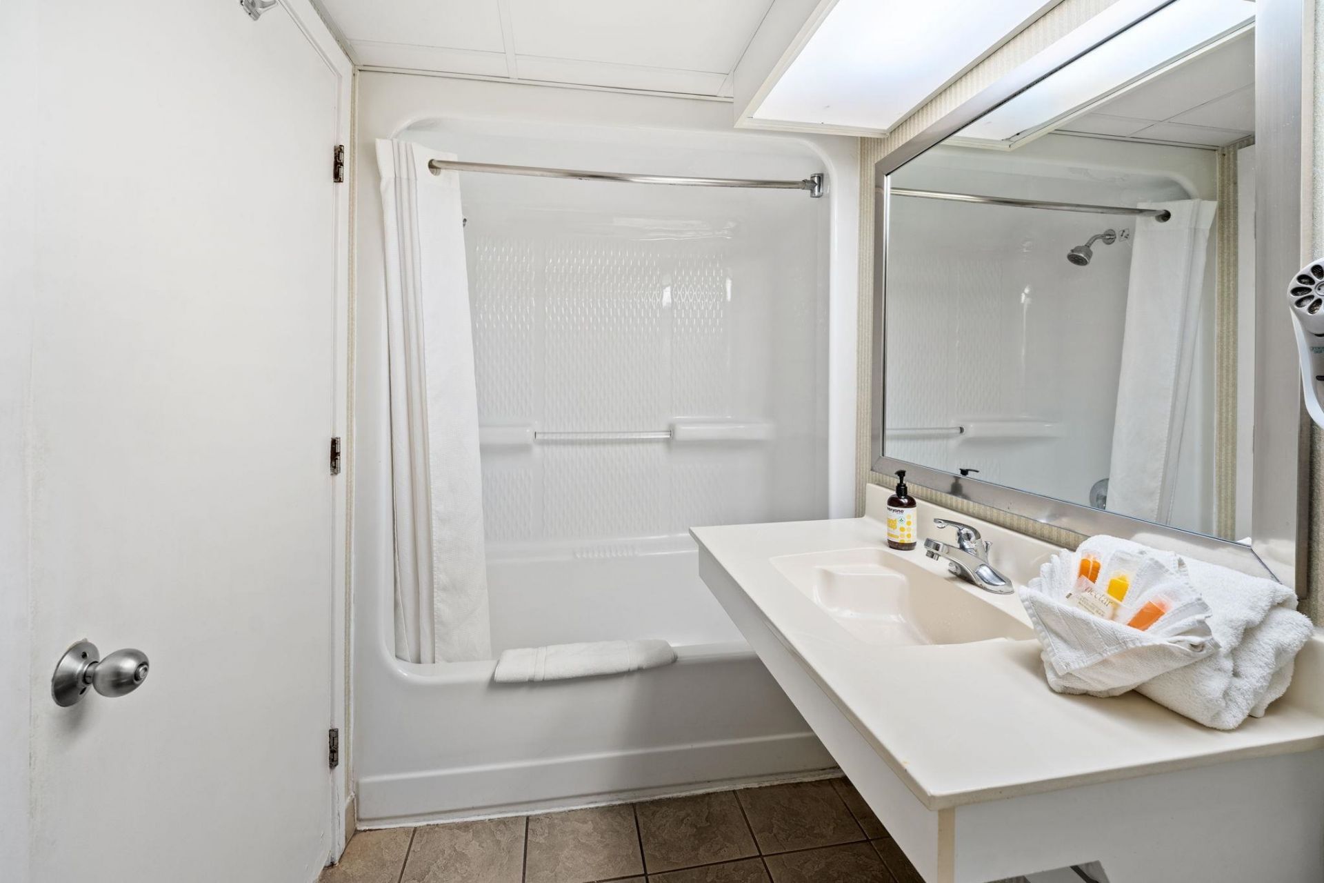 2000 N Ocean Blvd. Photo 13