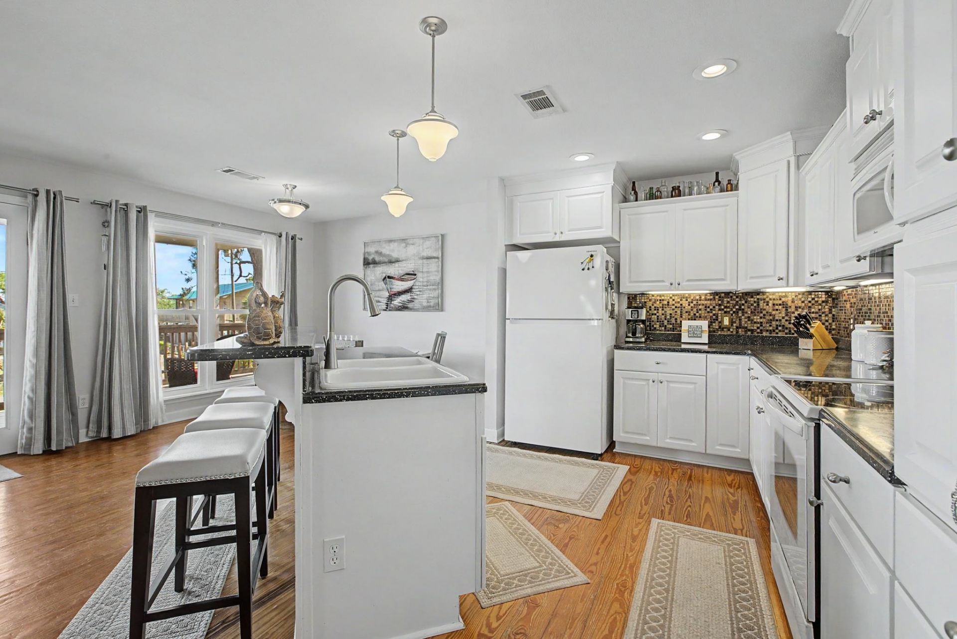 214 Harbor Circle, Alligator Point, FL 32346 Photo