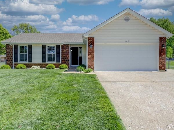 129 Del Oro Drive, St Peters, MO 63376