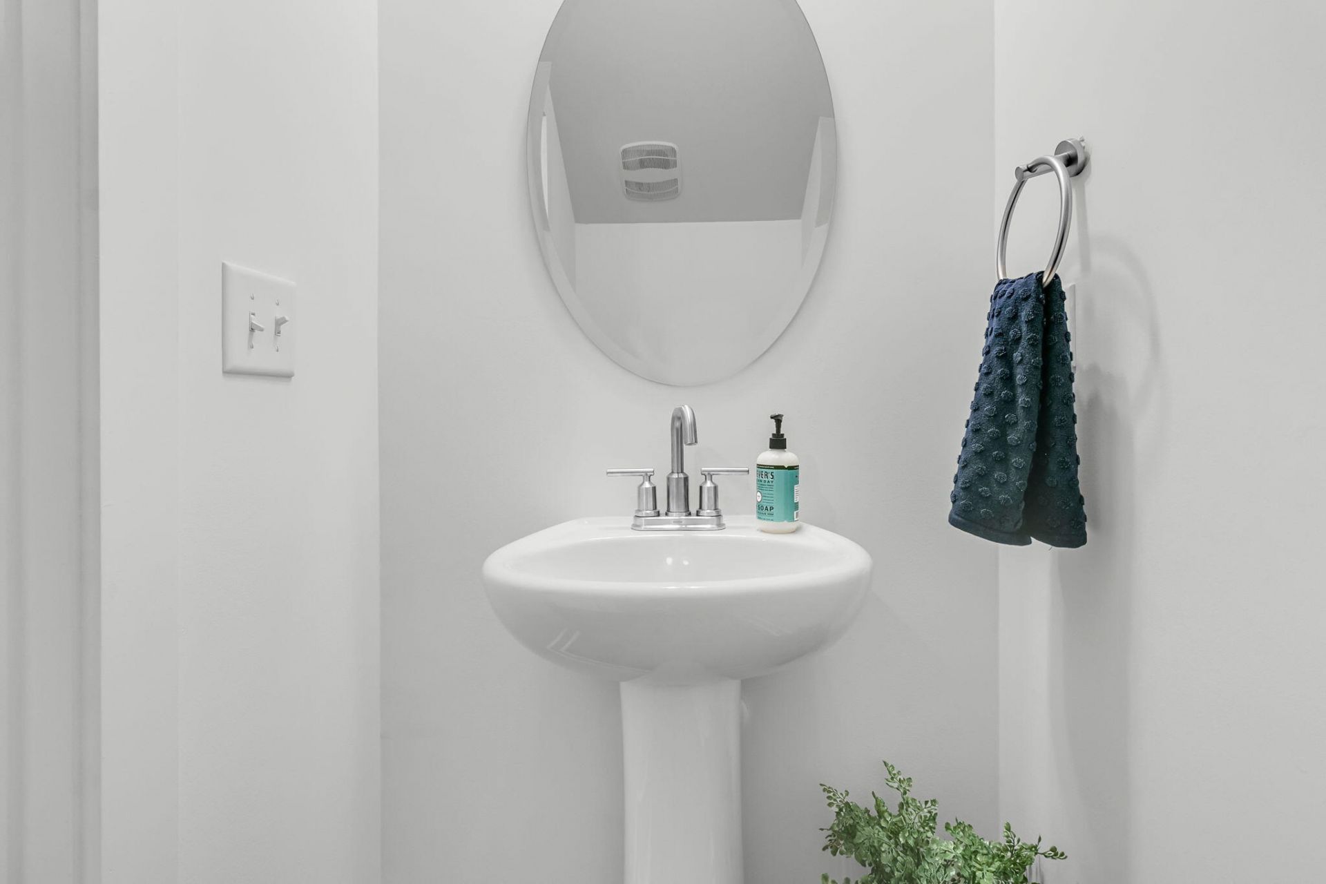 651 Spark Street Photo 24