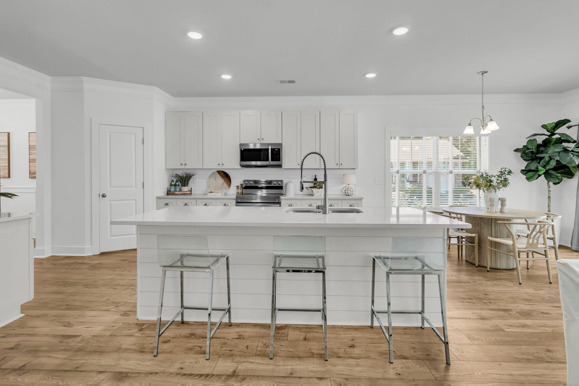 651 Spark Street Photo 8