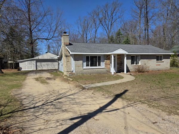 131 Burrill Drive, Prudenville, MI 48651