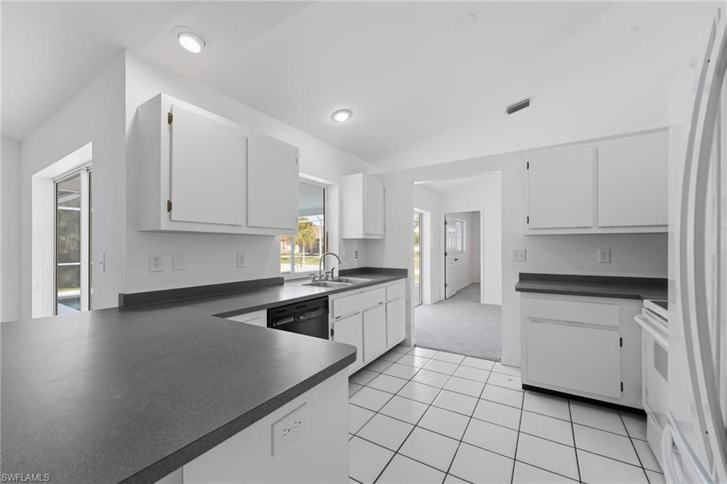 2601 SW 37th Ter, Cape Coral, FL 33914 Photo