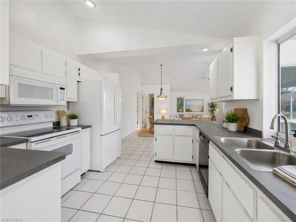 2601 SW 37th Ter, Cape Coral, FL 33914 Photo