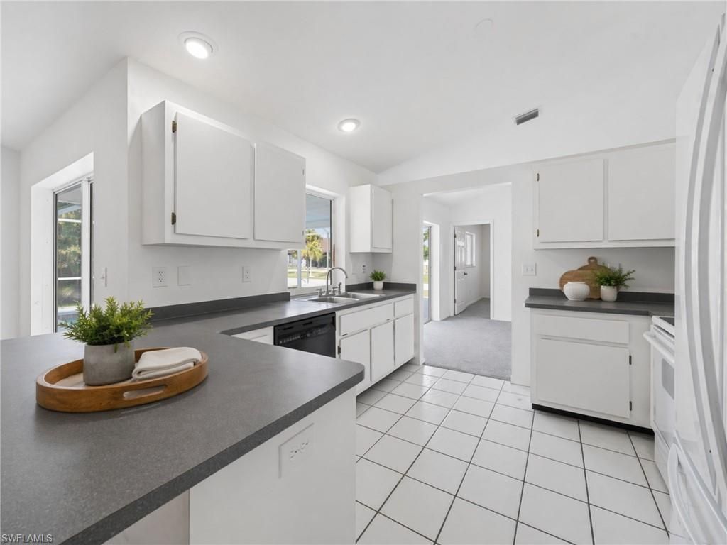 2601 SW 37th Ter, Cape Coral, FL 33914 Photo