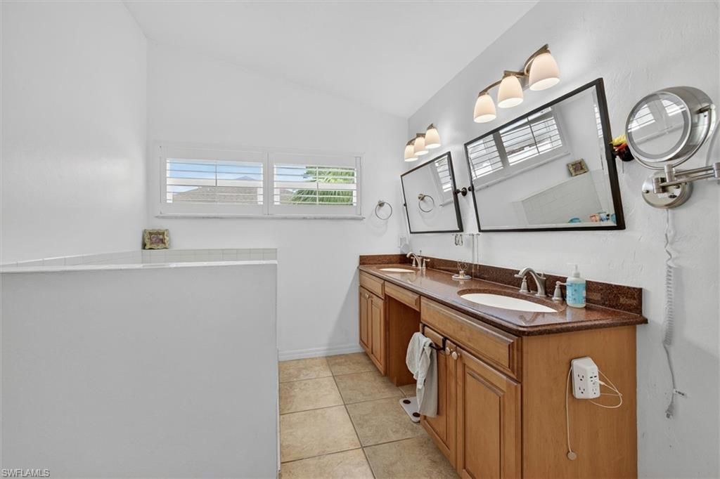 1231 Westfield Dr, Fort Myers, FL 33919 Photo