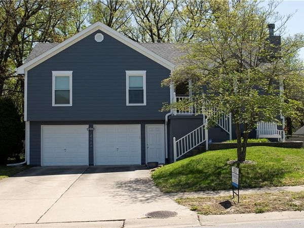 2113 N York Road, Independence, MO 64058