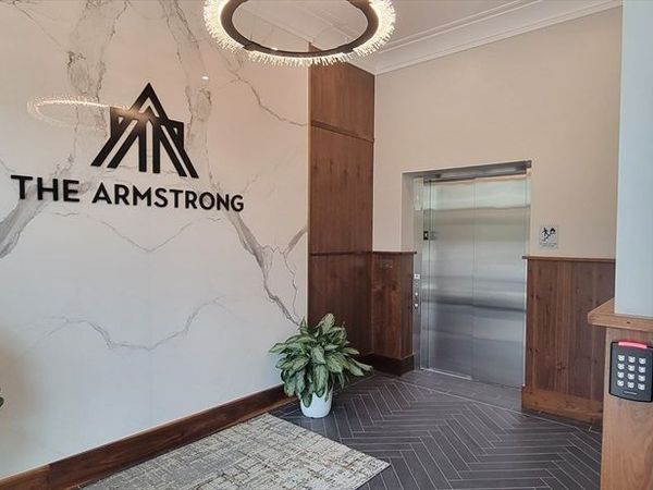 425 Lagrange St, Unit 206, Boston, MA 02132