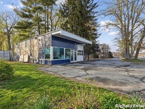 30 Thompson Road, Webster, MA 01570