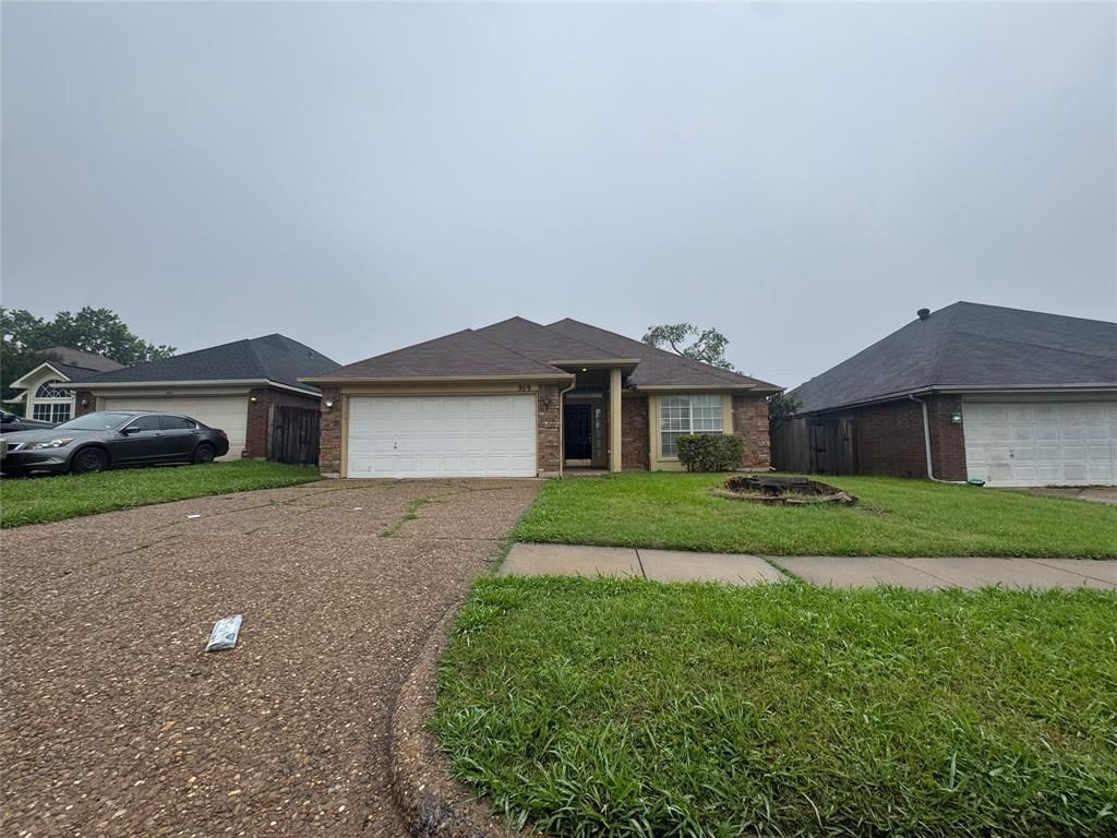959 Grasswood Court, Arlington, TX 76017 Main Photo