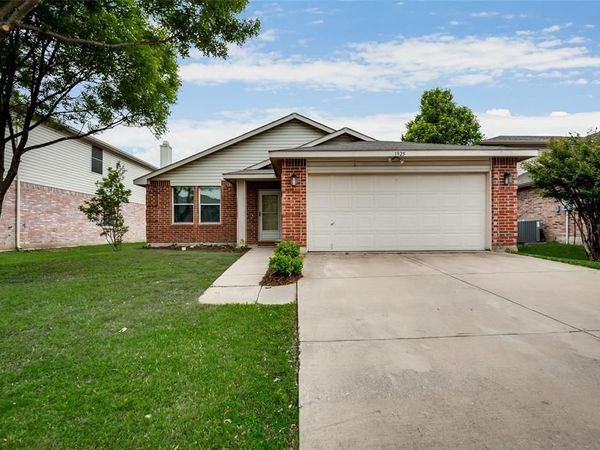 1925 Copper Mountain Drive, Fort Worth, TX 76247