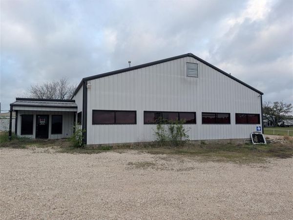 18243 N Highway 6, Valley Mills, TX 76689