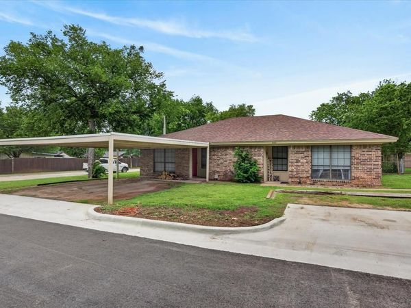 601-603 Clay Street , Glen Rose, TX 76043