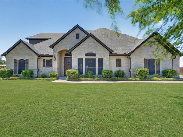 2000 Adams Lane S, Azle, TX 76020