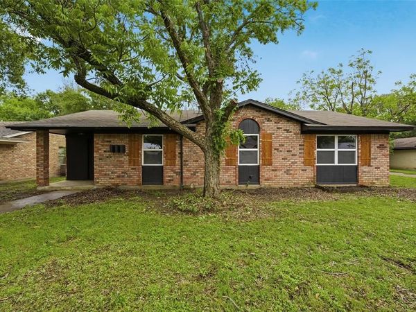 113 Goliad Street , McGregor, TX 76657