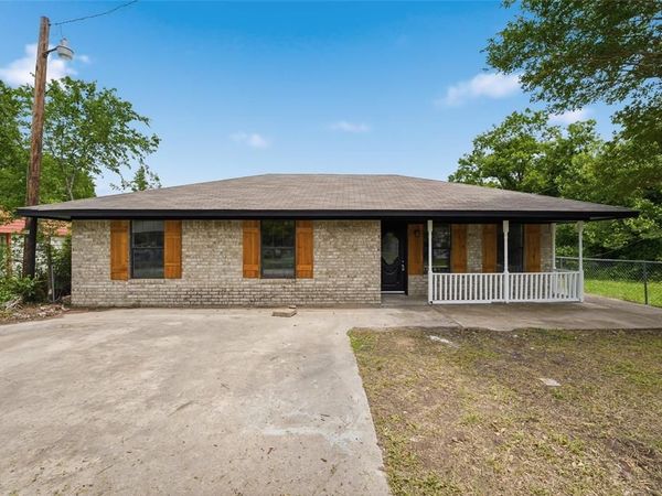 316 N Elm Street , Mart, TX 76664