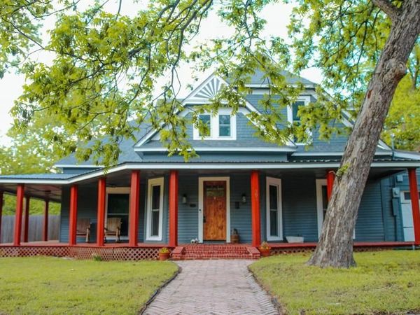 301 E Santa Fe Street, Farmersville, TX 75442