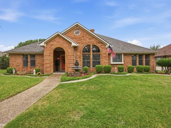 2328 Stone Glen Lane , Carrollton, TX 75007