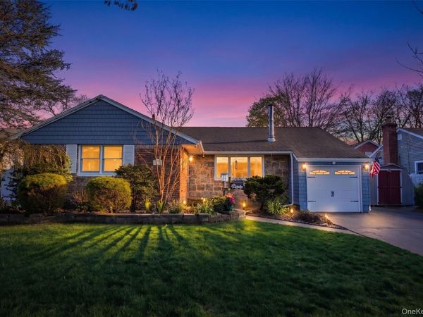 2489 Eileen Road , Oceanside, NY 11572