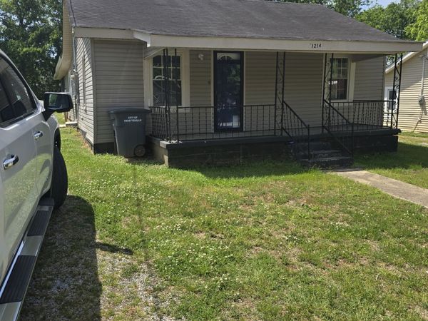 1214 Locust St , Fayetteville, TN 37334