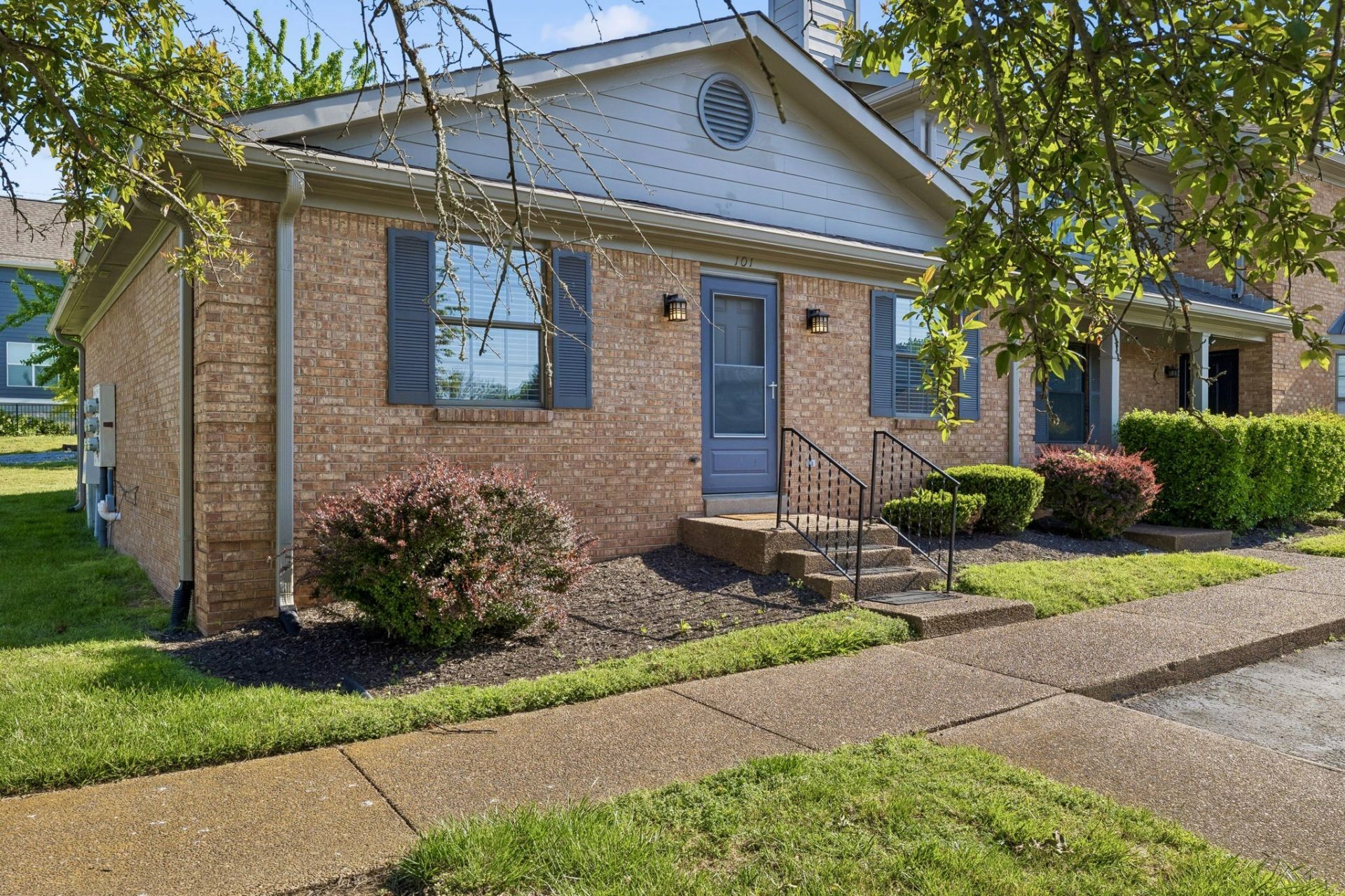 101 Ellington Pl, Madison, TN 37115 Main Photo