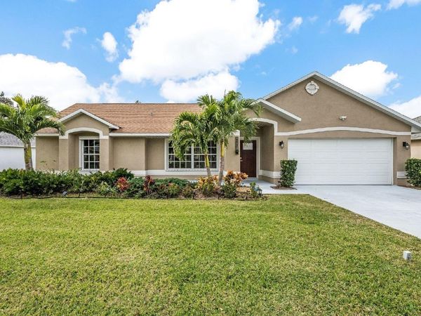 429 Lake Victoria Circle , Melbourne, FL 32940