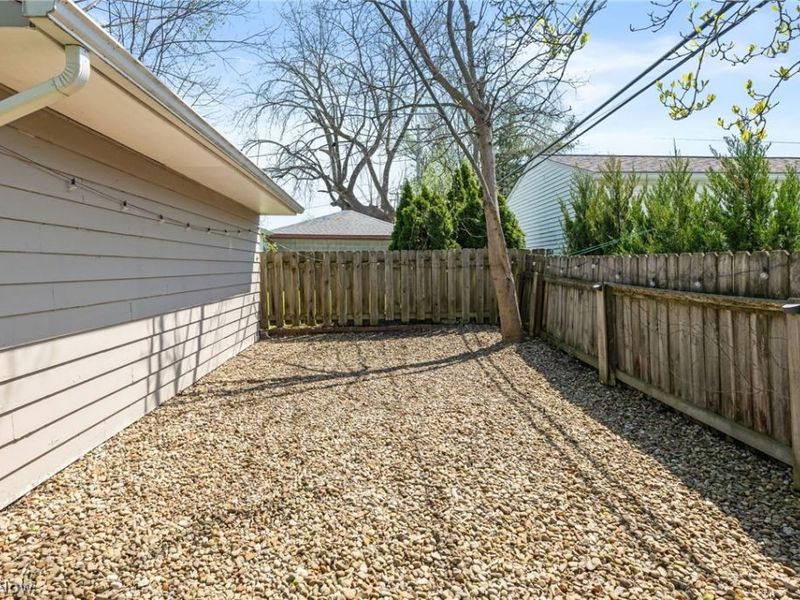 20893 Belvidere Avenue, Fairview Park, OH 44126 Photo 32