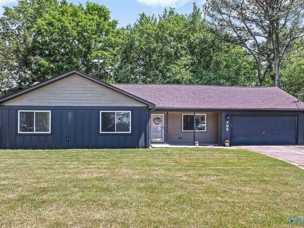709 Royce Circle SE, Huntsville, AL 35803