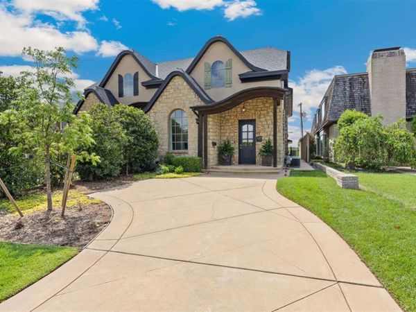 6509 Avondale Drive, Unit B, Nichols Hills, OK 73116