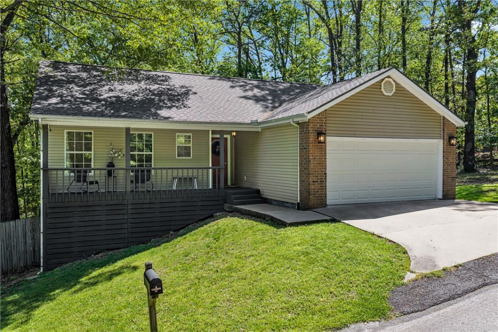 2 Garland Lane, Bella Vista, AR 72714 Main Photo