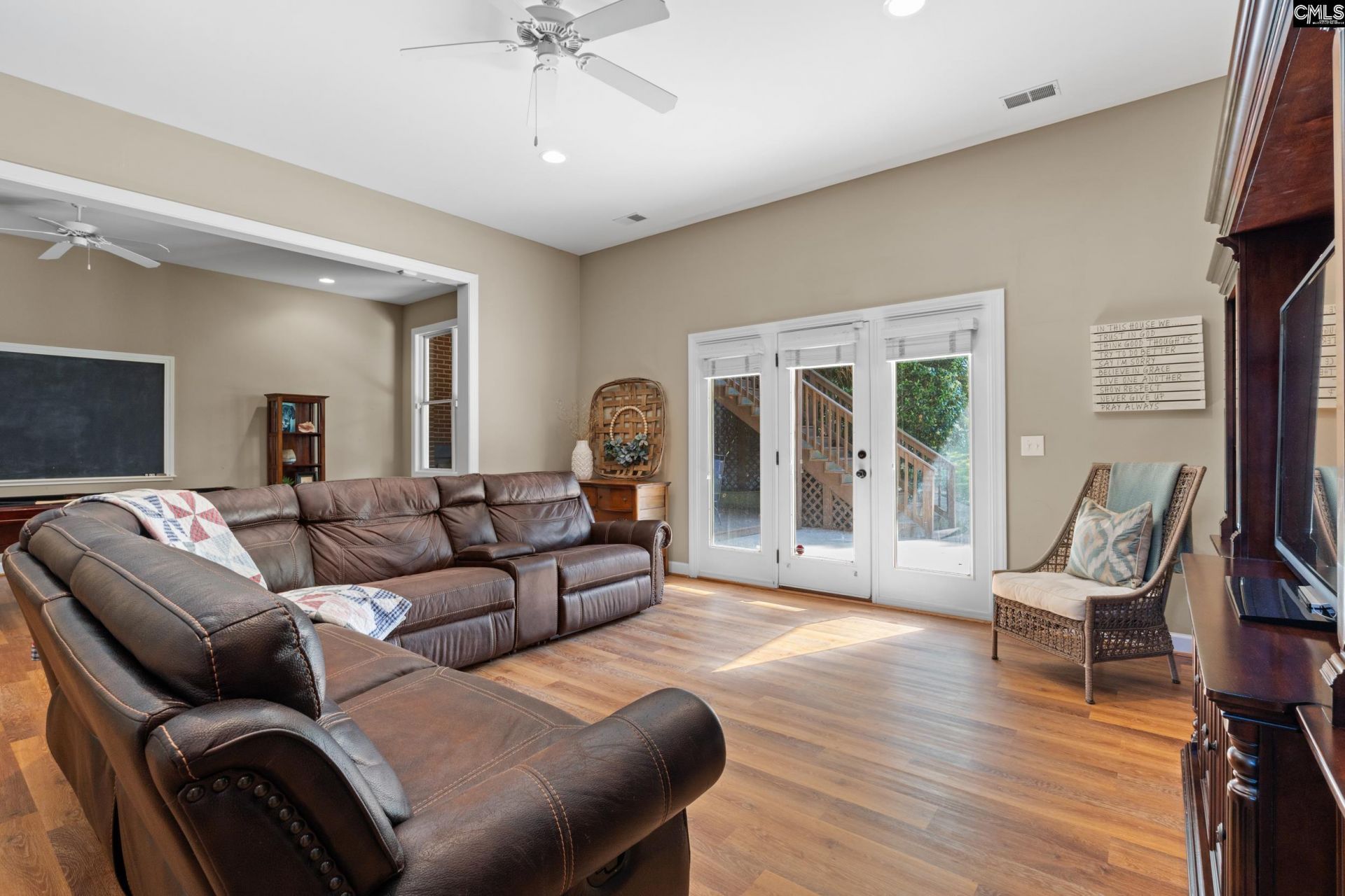 923 Seabrook Court  Photo 33