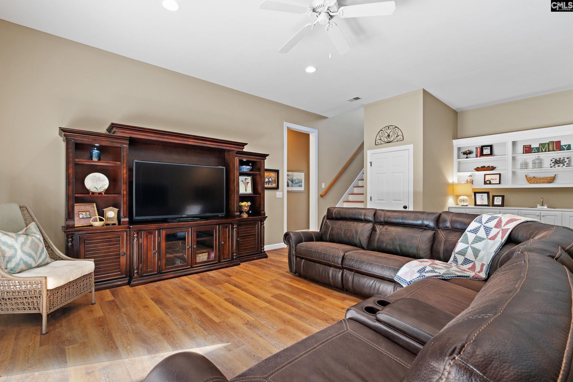 923 Seabrook Court  Photo 34