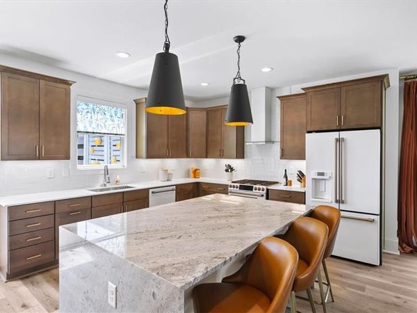 301 Penny Ct , Atlanta, GA 30328