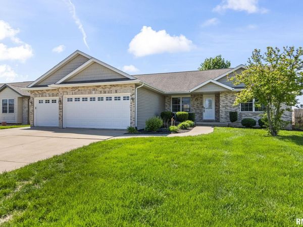 420 Garvey Lane, Chatham, IL 62629