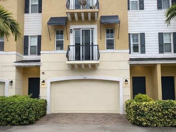 556 NW 39th Cir, Boca Raton, FL 33431