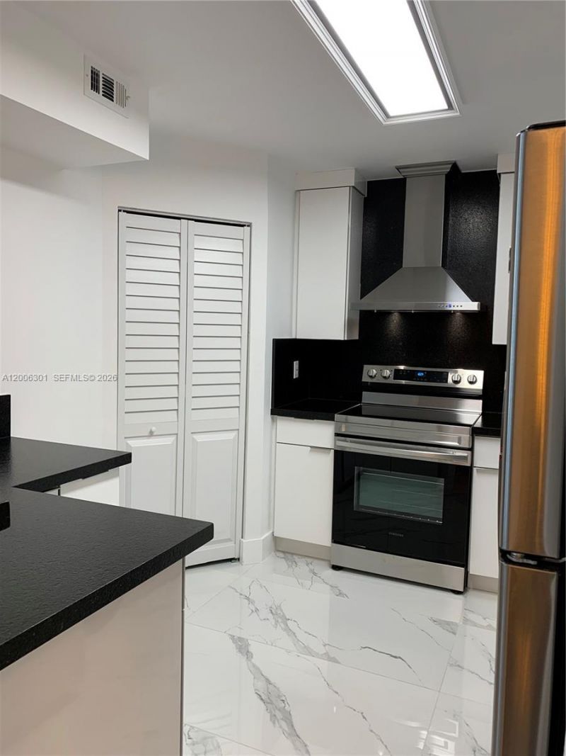 9273 Collins Ave , Unit 606, Surfside, FL 33154 Photo