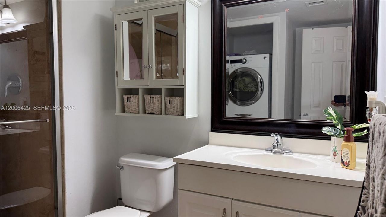 16551 Blatt Blvd, Unit 205, Weston, FL 33326 Photo