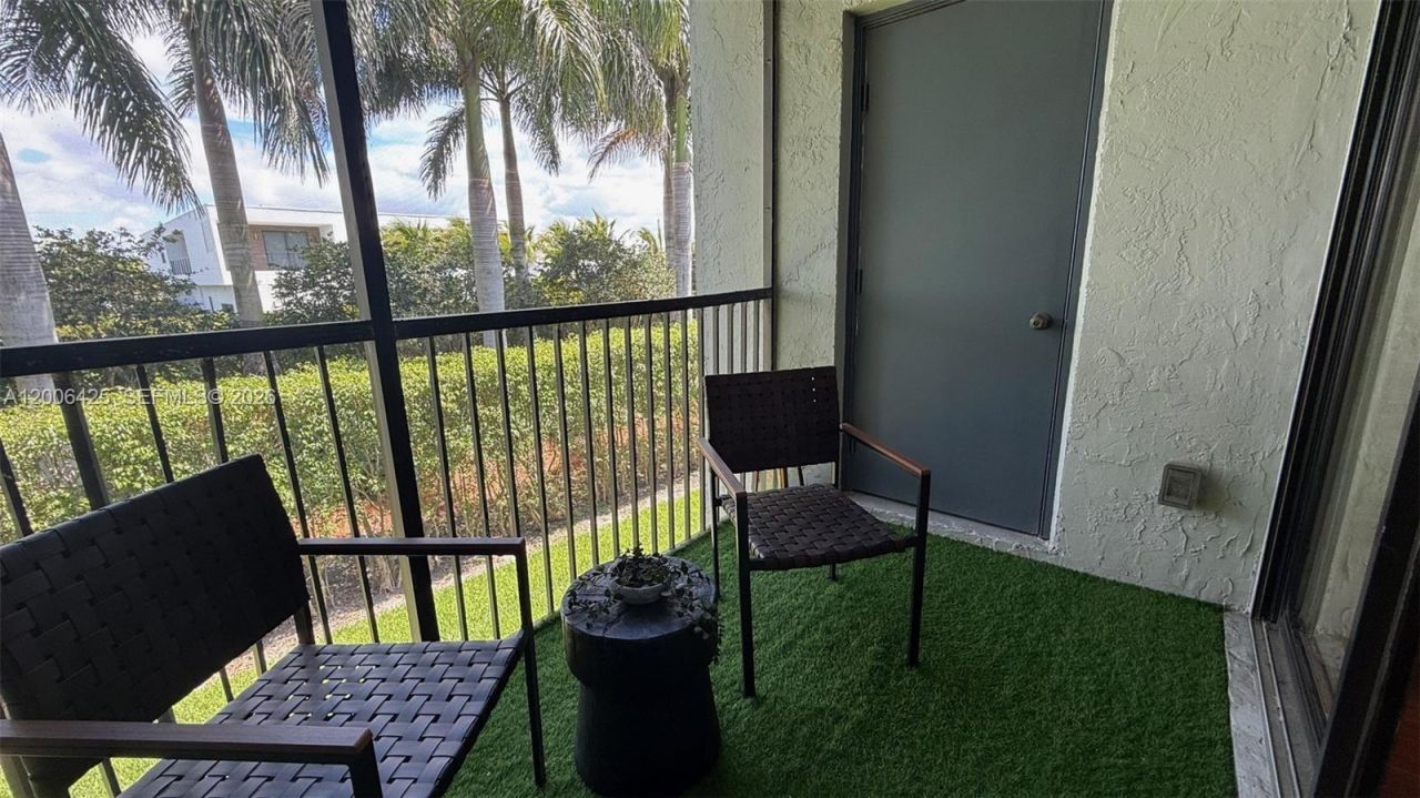 16551 Blatt Blvd, Unit 205, Weston, FL 33326 Photo