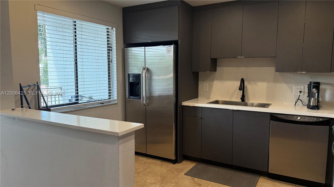16551 Blatt Blvd, Unit 205, Weston, FL 33326 Photo