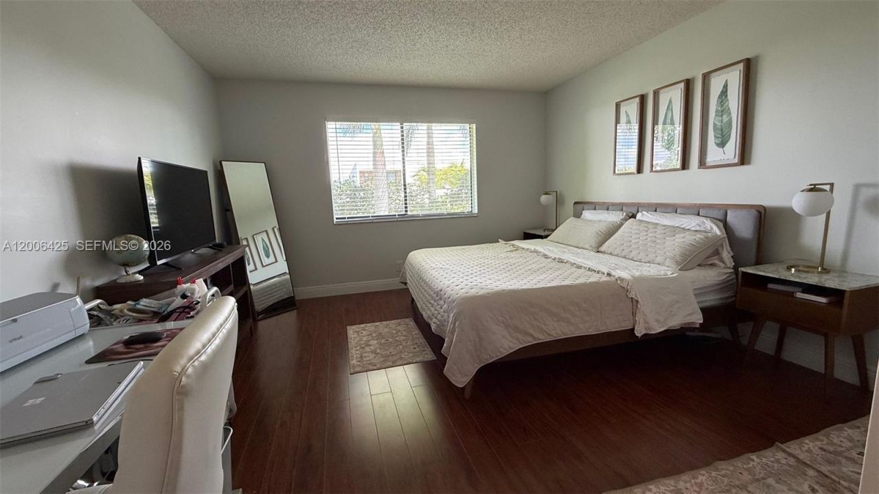 16551 Blatt Blvd, Unit 205, Weston, FL 33326 Photo