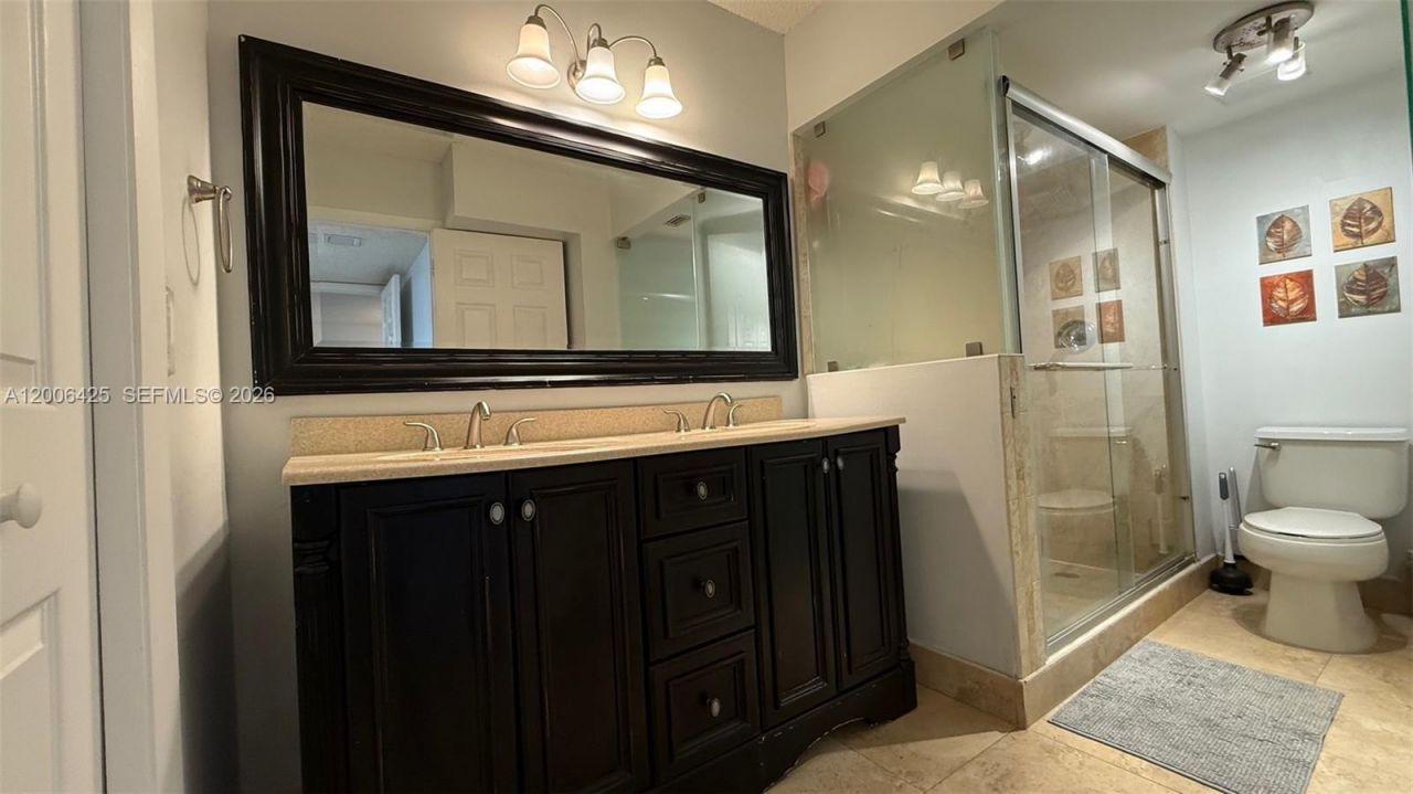 16551 Blatt Blvd, Unit 205, Weston, FL 33326 Photo