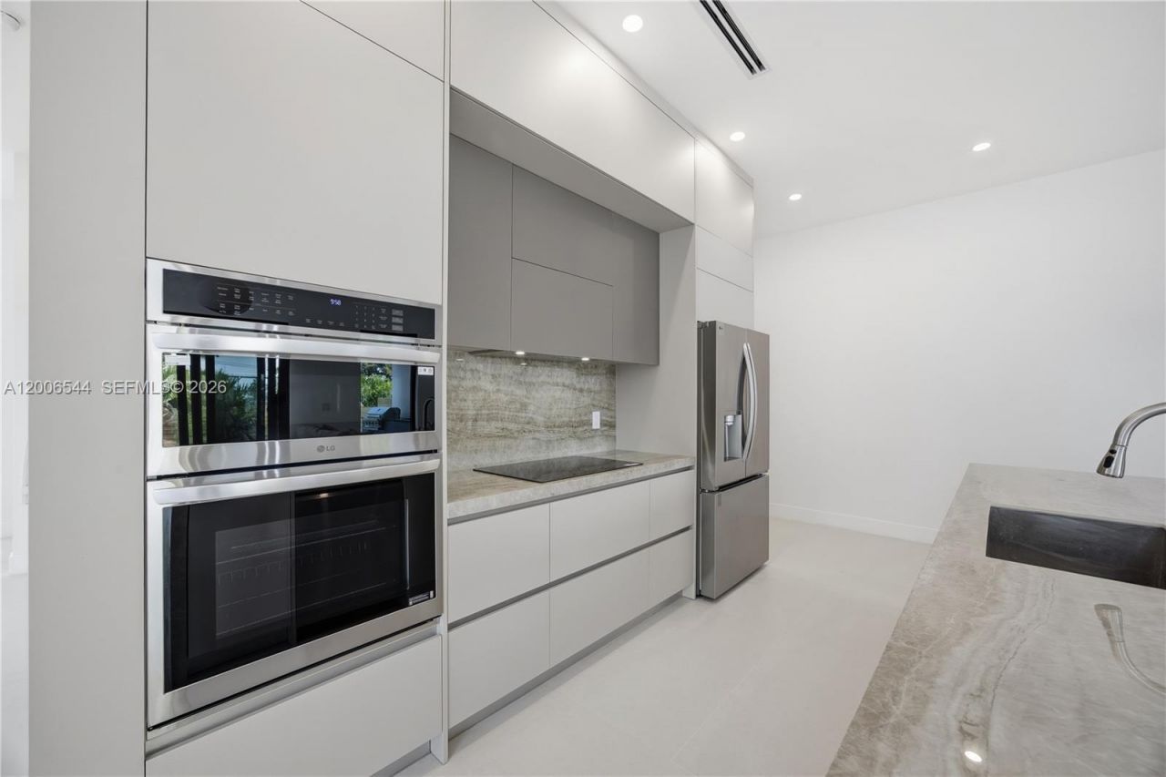 1321 NE 13th Ave , Fort Lauderdale, FL 33304 Photo