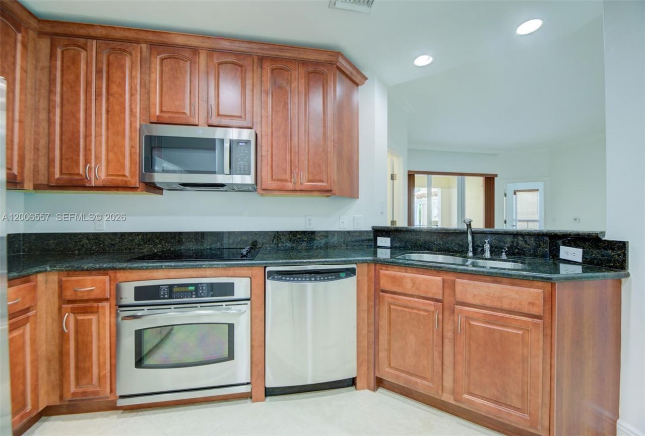 16101 Emerald Estates Dr, Unit 250, Weston, FL 33331 Photo