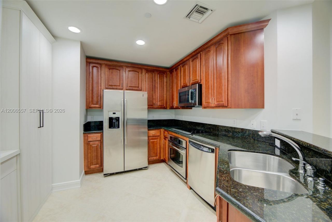 16101 Emerald Estates Dr, Unit 250, Weston, FL 33331 Photo