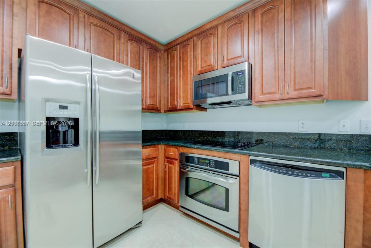 16101 Emerald Estates Dr, Unit 250, Weston, FL 33331 Photo