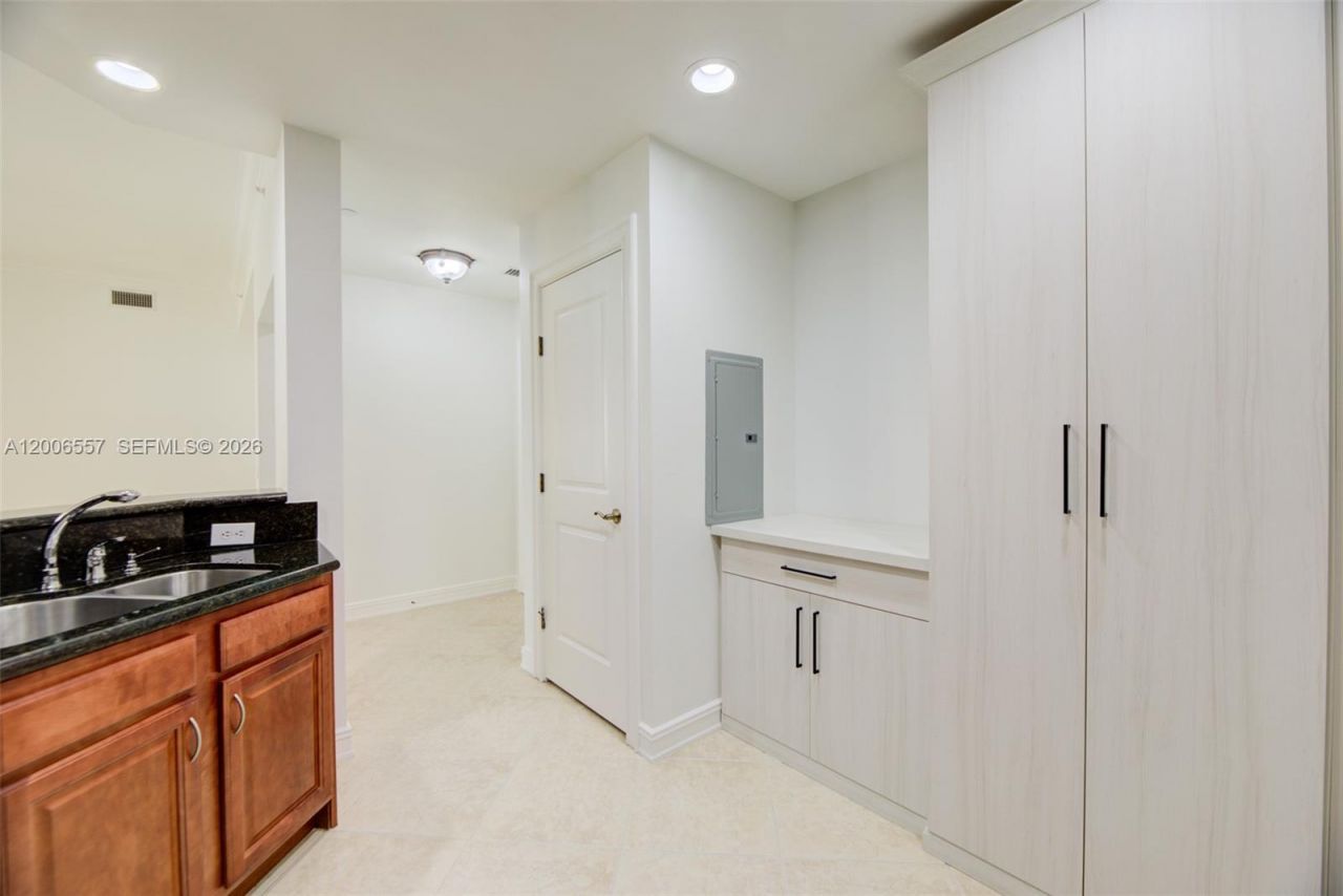 16101 Emerald Estates Dr, Unit 250, Weston, FL 33331 Photo